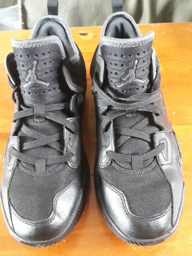 Nike Junior Stay Loyal 23 triple black shoes UK5
