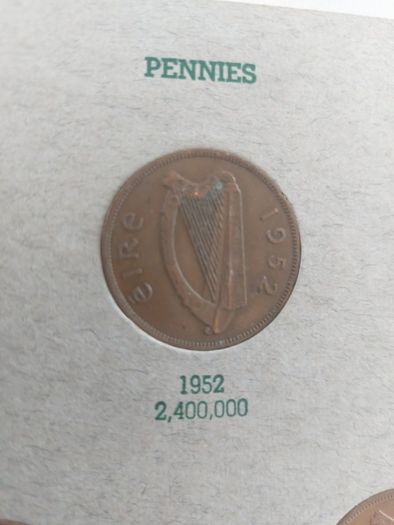 coin folder including full set of pennys including rare 1940