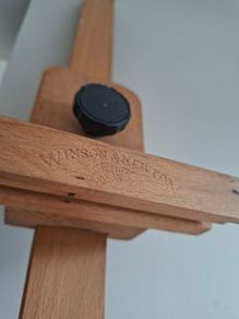 Floor standing easel