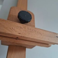 Floor standing easel