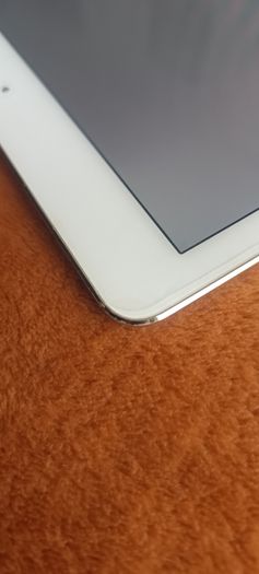 Two iPads Air 2 64GB