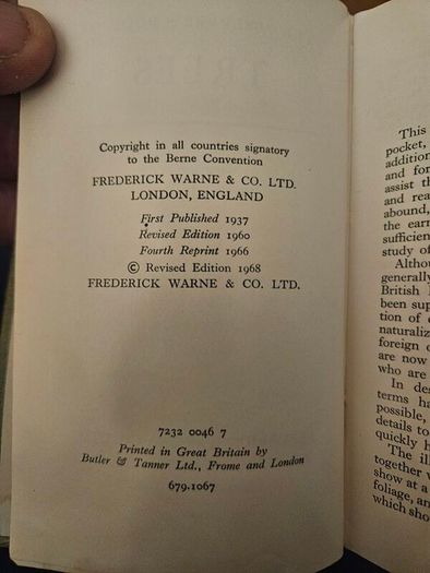The Observer's Book Of Trees. Minature 1968 Hardback In Good Condition.  See Photos For Same.