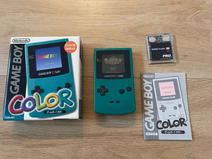 Nintendo Gameboy Color CGB-001 Color Boxed and Manual + Flash Card 4GB