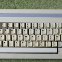 Vintage Amstrad PC1512 Keyboard Amstrad 640K Personal Computer Home Office PC1512 Keyboard - 6 pin DIN