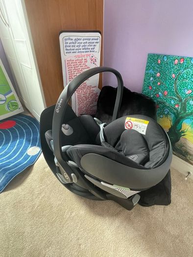 Cybex Infant car seat with 360 Iso fix