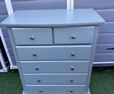 Chest of drawers