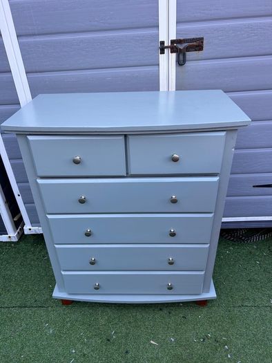 Chest of drawers