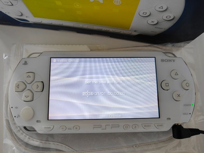 PSP1000 Ceramic White Giga Pack Japan, 2005 Near Mint, Boxed, Complete Set