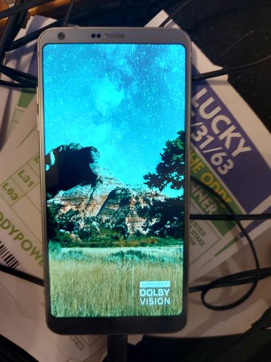 LG G6 mobile phone, 32GB, sim tray missing, excellent cosmetic condition otherwise