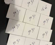 Airpod pro 3rd Generation 2025 (IRISH STOCK) Brand New Sealed 1 year Apple Warranty RECEIPT .