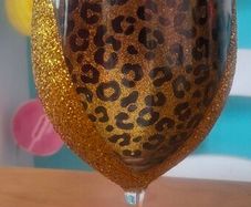 Leopard print glitter wine glass