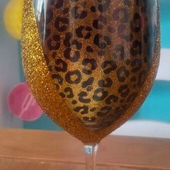 Leopard print glitter wine glass