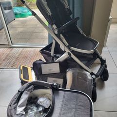 Uppababy Vista travel system