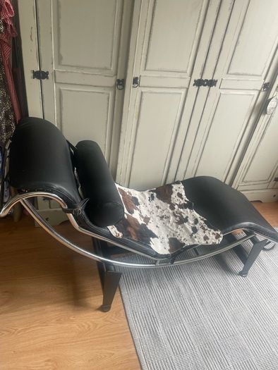 LC4 Le Corbusier Chaise Longue