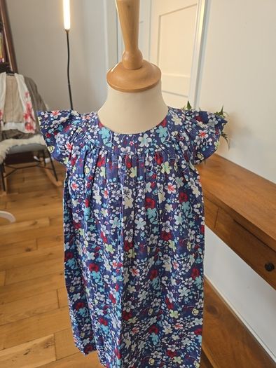 Girls dress age 6-7