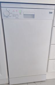 Slimline dishwasher