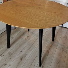 Round Dining table