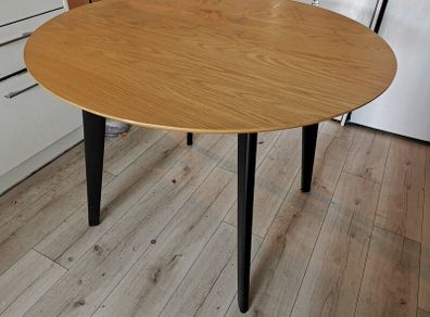 Round Dining table