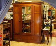 Late Victorian / Early Edwardian Mahogany Triple Wardrobe