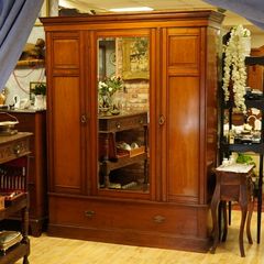 Late Victorian / Early Edwardian Mahogany Triple Wardrobe