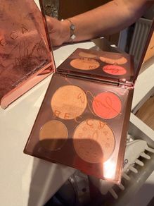 Becca x chrissy glow face palette