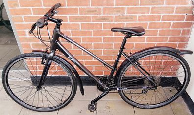 Ladies giant liv bike in nearly new condition