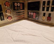 Elizabeth Arden Make Up Set - Absolute Bargain