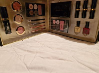 Elizabeth Arden Make Up Set - Absolute Bargain