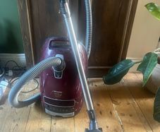 miele vacuum/hoover