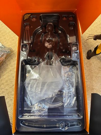 Hot Toys HS03 Hono Studio Marvel Comics X-Men Wolverine Brown Suit