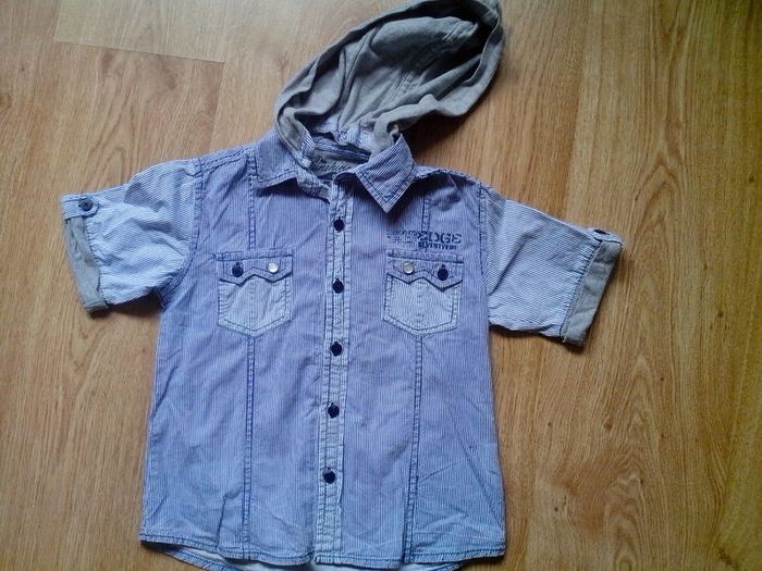 SALE E1  T-shirt.  Age 3-4