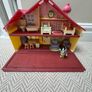 Bluey House & 8 Figure Set Image 3