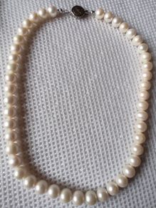 pearls beads necklace