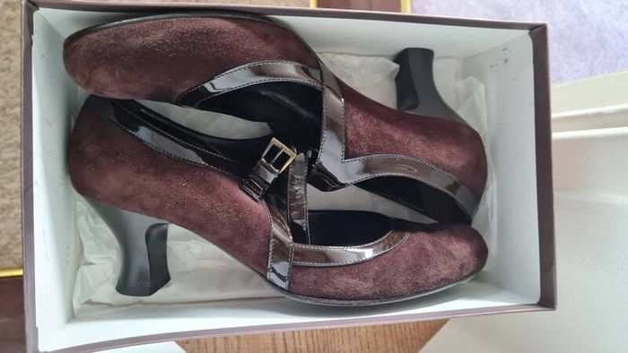 ladies healed  brown shoes size 7
