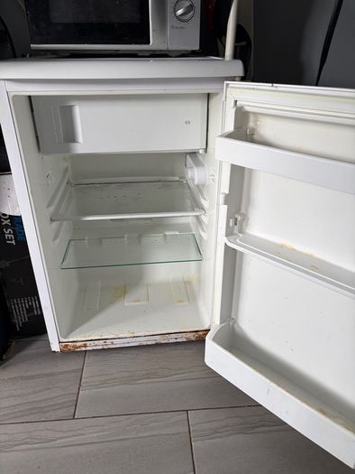 under counter fridge