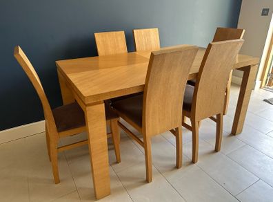 Table & Chairs