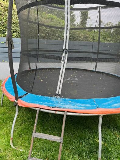 Trampoline