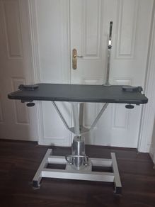 Grooming Table