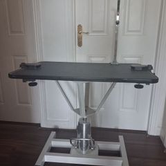Grooming Table