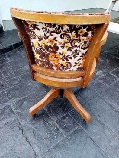Vintage  Swivell  Chair 1950,s,, in  or  around