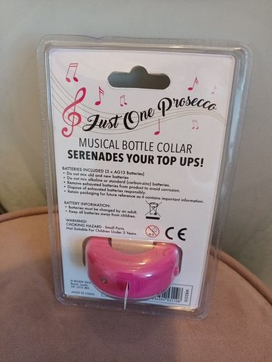 Muscial bottle collar