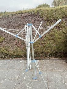 2 Portable Clothes Lines