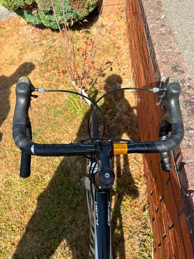 Giant Defy 4 Mens Road Bike
