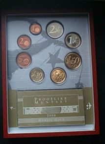 Euro Coin Set Netherlands 2000. 8 coins. 3.88 Euro .PROOFLIKE QUALITY SET!