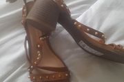 ladies new tan strappy shoes