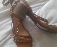 ladies new tan strappy shoes