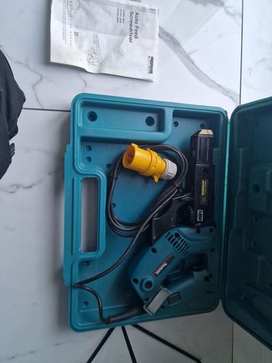 makita nail gun