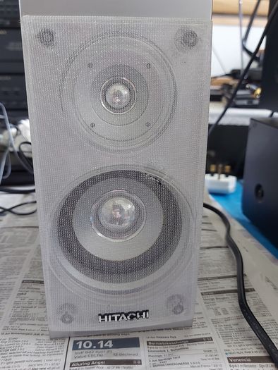 HITACHI Music System, Model AX-M67, & 2 Hitachi 4 Ohm Speakers, Radio, CD and AUX, in very good condition