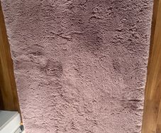 Pink faux fur rug 175x125cm