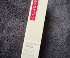 Clarins Skin illusion All in one concealer  - 15